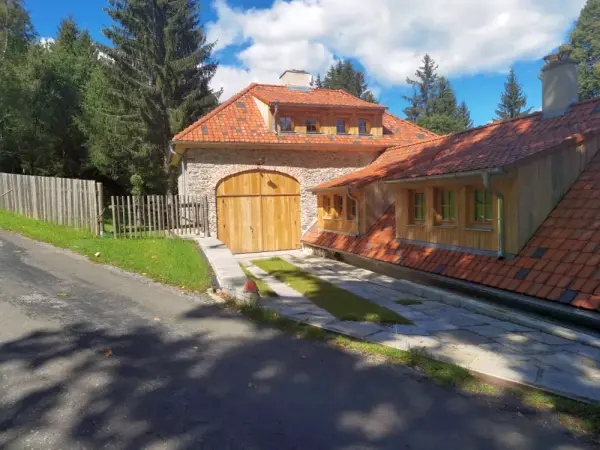 Obklad vnějšího pláště, vrata