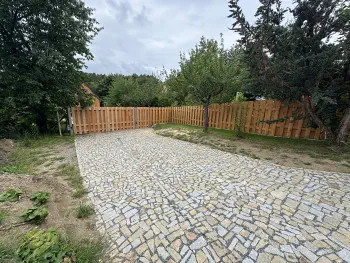Příjezdová cesta
